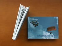 ksi��ka skok�w skoczka spadochronowego